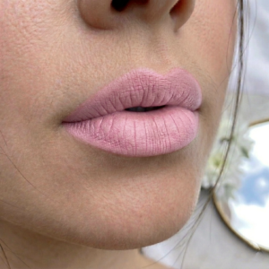 Matte lip crayon Carolina Coast swatch